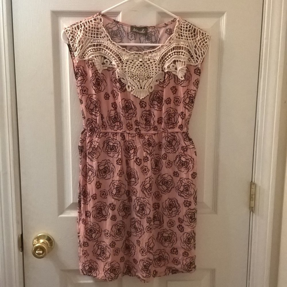 Maude Salmon Pink/Blue Rose w/White Collar Dress M